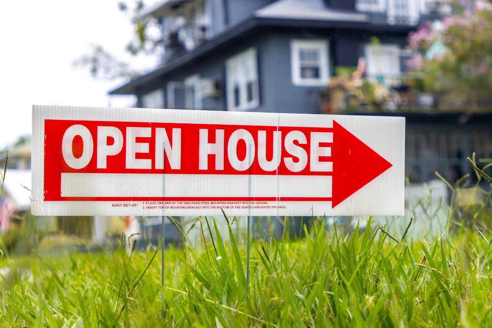 open-house-sign